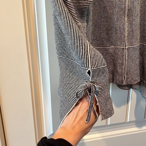 Cabi Cupid black white stripe cardigan sweater full zip 3/4 drop sleeve small - Picture 3 of 9